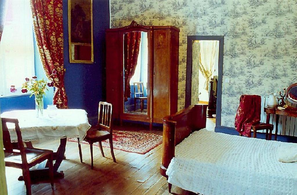 Chambres D'Hotes Du Chateau De Saint Sulpice La Sauvetat-sur-Lède Zimmer foto